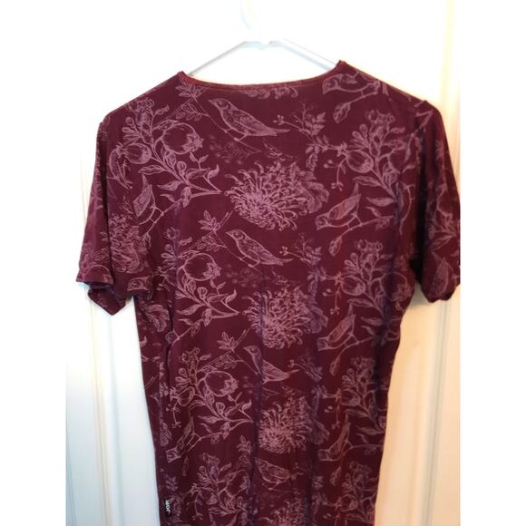 Graphic bird v-neck t-shirt - Picture 8 of 8